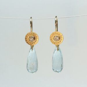 Granulierte Ohrhänger mit Aquamarin