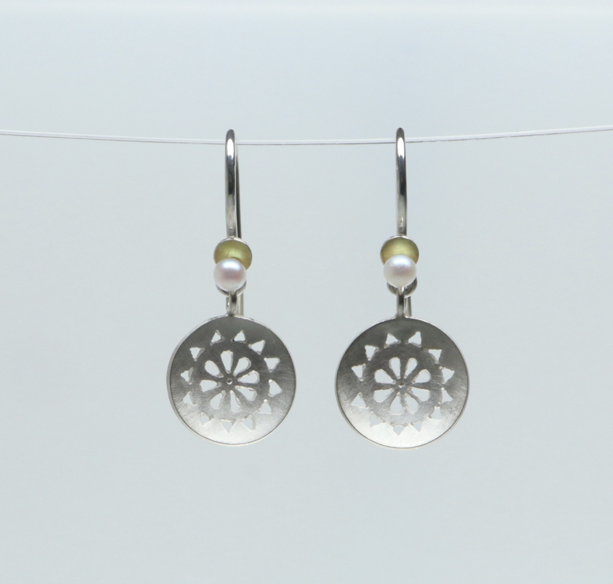 Ohrhänger mit Akoyaperle